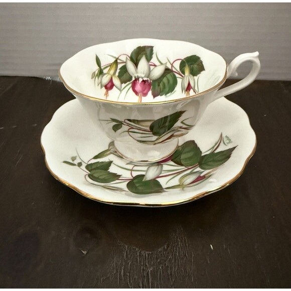 Vintage English Regency Tea Cup & Saucer Fuchsia Pattern Bone China England - Picture 8 of 8